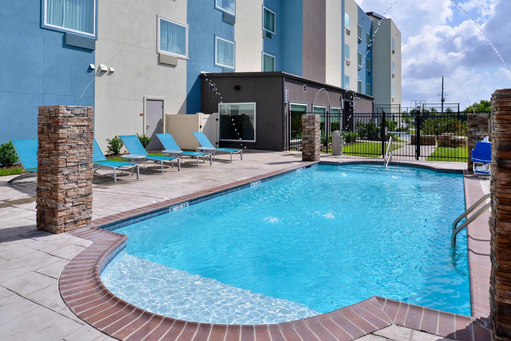 Towneplace Suites By Marriott Laplace Exterior photo